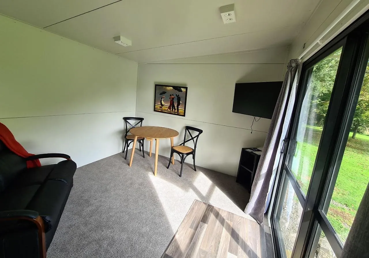 Private Country Cottage Paraparaumu 0*,